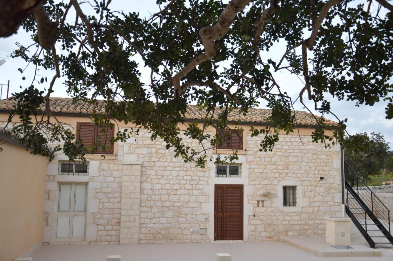 Il Carrubo Holiday House Шикли Екстериор снимка